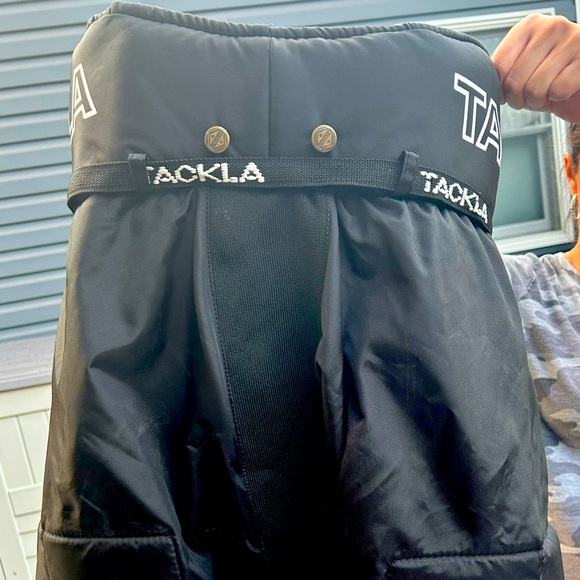 Tackla Sports Men’s Hockey Pants professional sports padded - size 32” waist - Picture 6 of 6